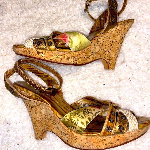 Fun BRIDGET SHUSTER wedge sandals. Size 7. - Picture 3 of 8